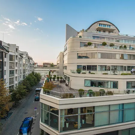 Alexandra's Center Ii *