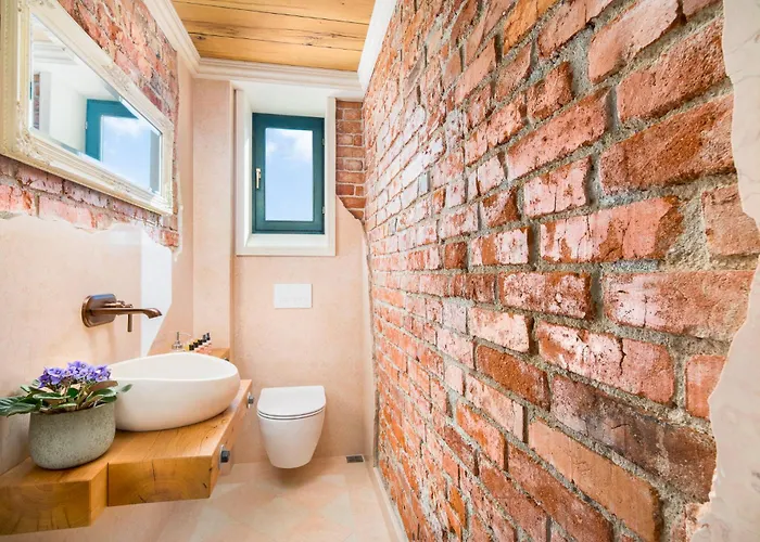 Alexandra's Center Ii